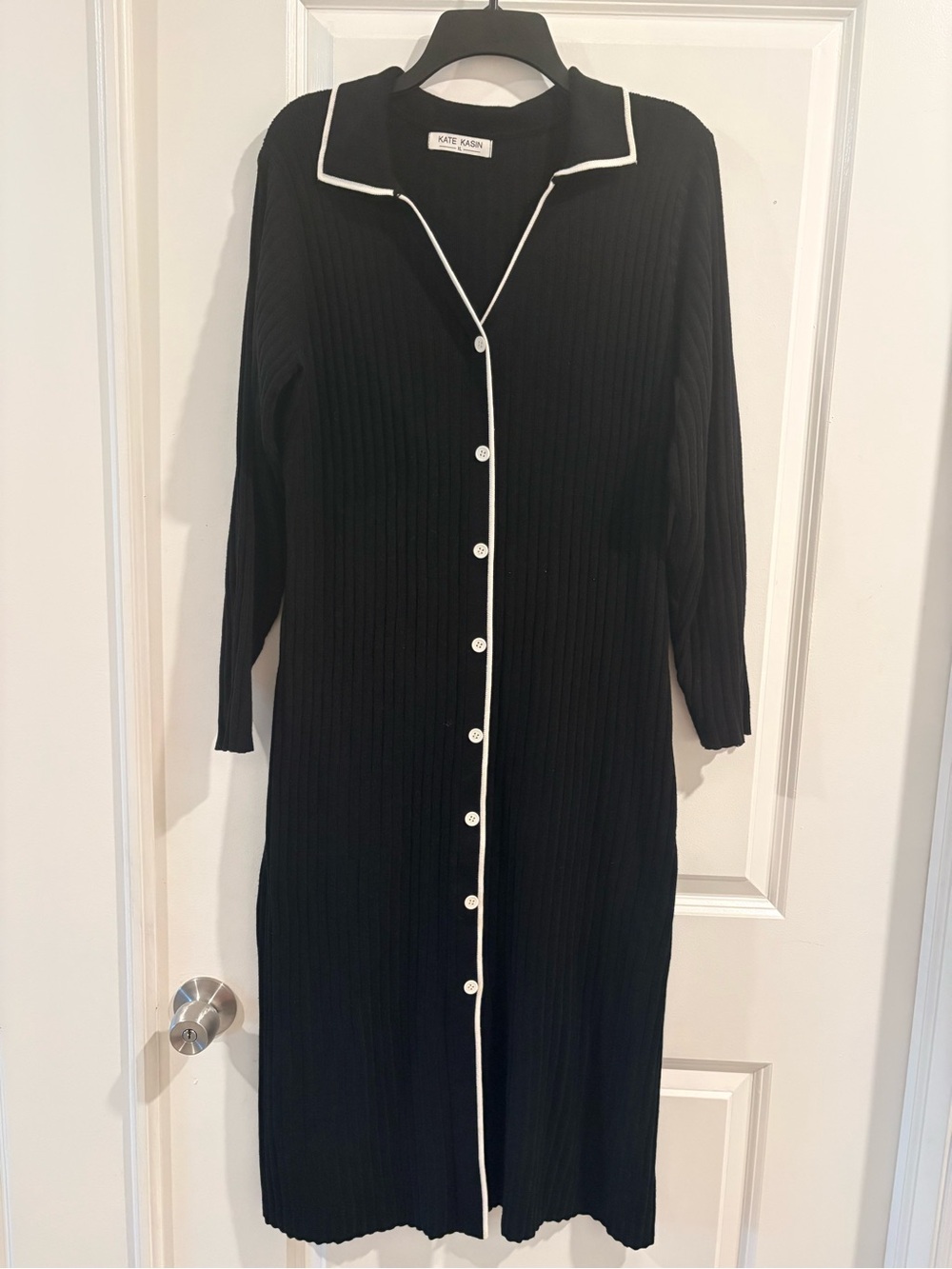 Kate Kasin Black Long-Sleeve Button-Front Midi Dress with White Trim